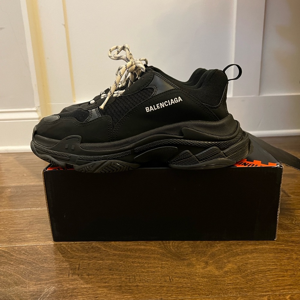 Balenciaga Men's Black Sneakers - Picture 4 of 5